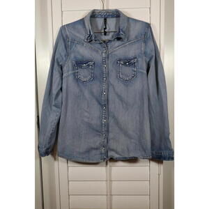 FB Sister denim top with button‎ snaps in Canal Blue size Large